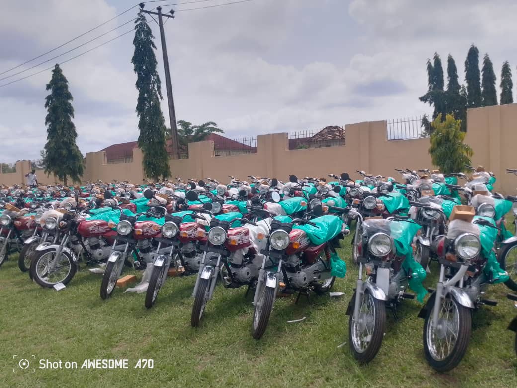 APC Council Chairmen Empowered Security Personnel In Osun State With 300 Motorcycles